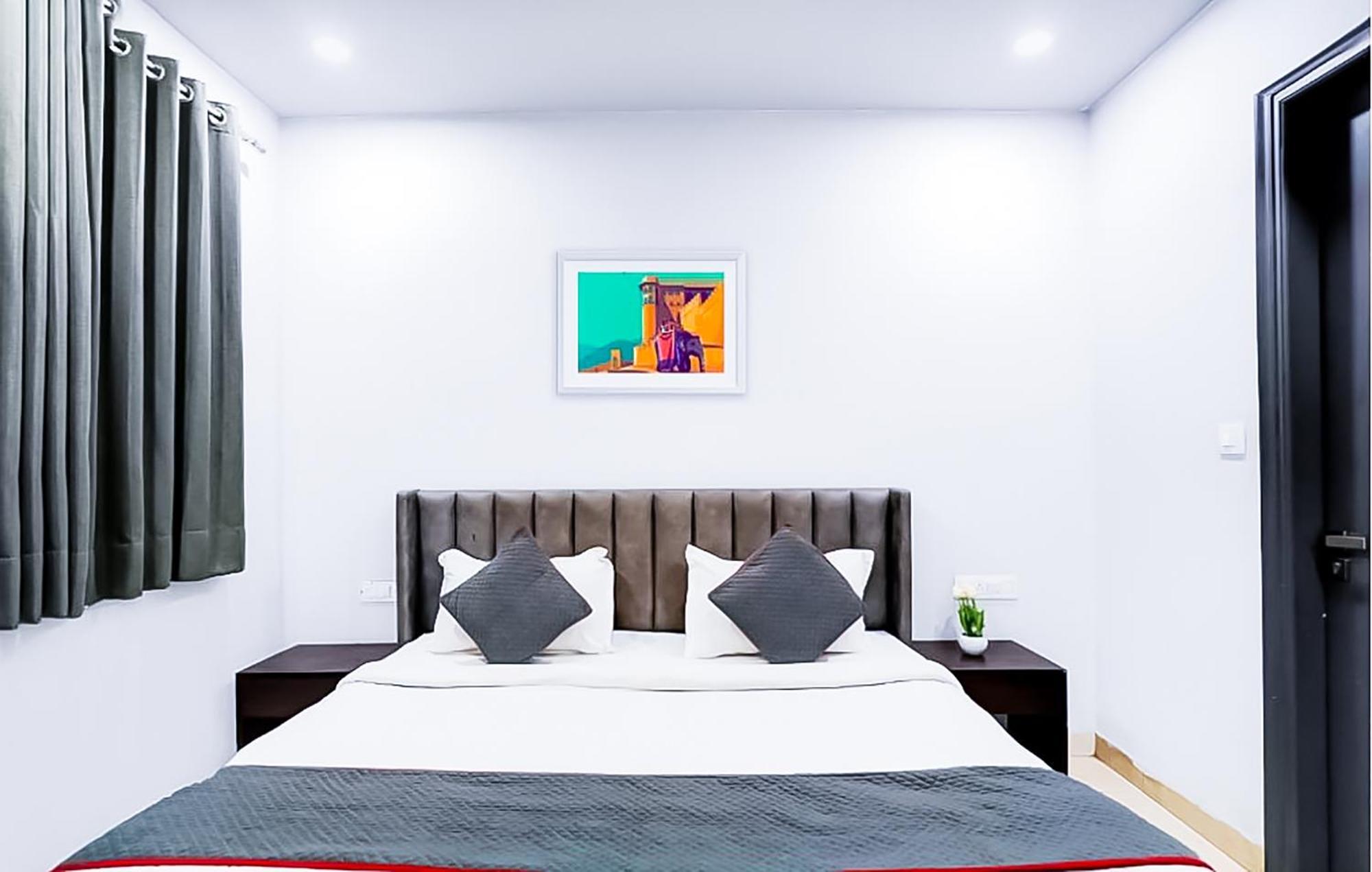 Family Rooms Inn - Shalimarbagh New Delhi Exterior photo