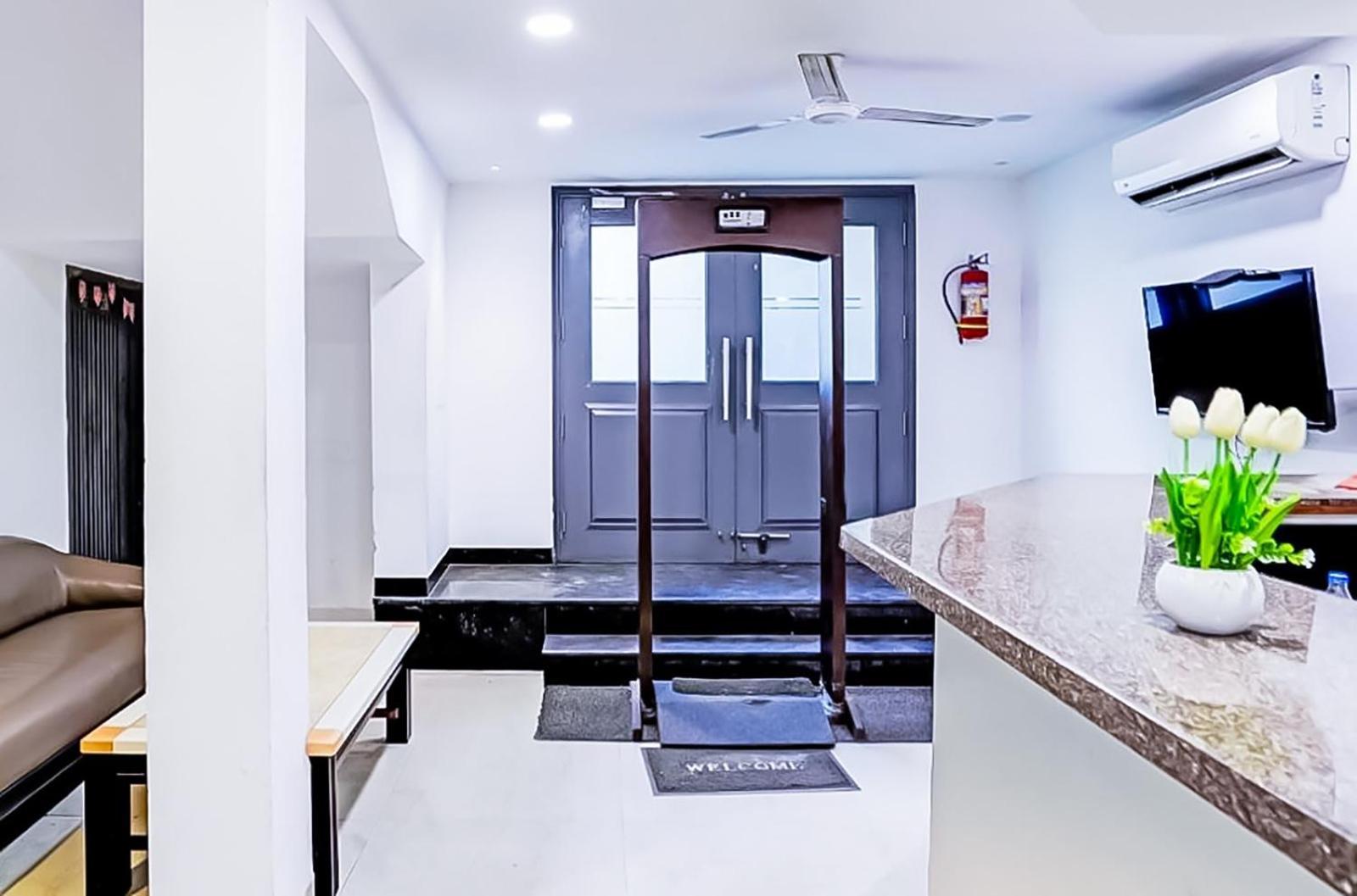 Family Rooms Inn - Shalimarbagh New Delhi Exterior photo