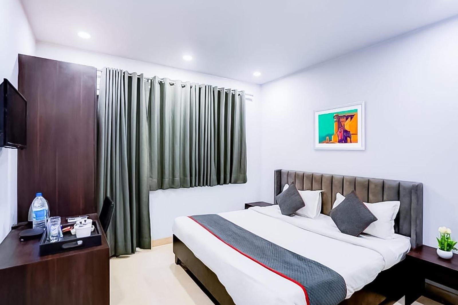 Family Rooms Inn - Shalimarbagh New Delhi Exterior photo